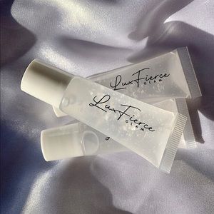 1 Pouty Squeeze Tube